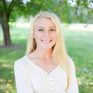 Meet your Posher, Lauren